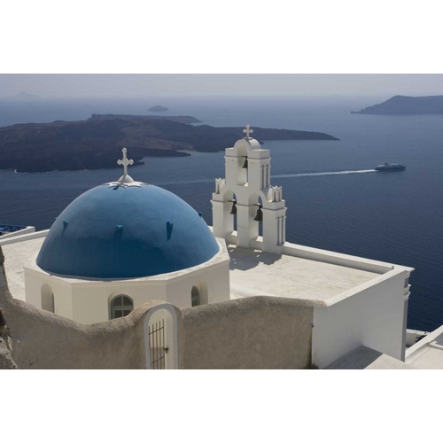 Greece, Santorini Church overlooks the Aegean
